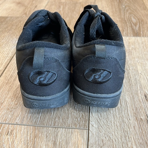 Heely’s - Picture 2 of 4